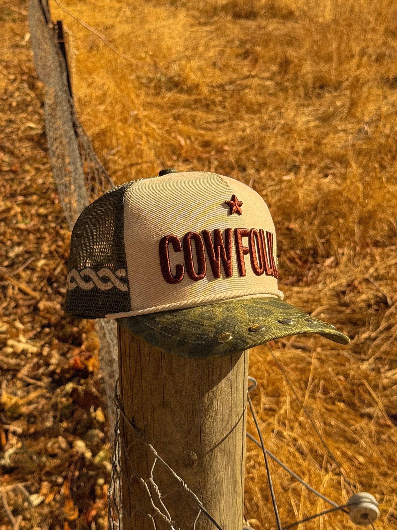 BRONC - COWFOLK.